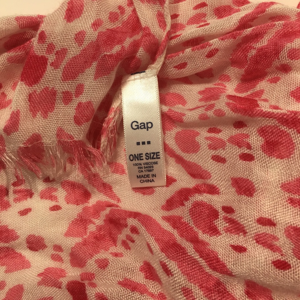 Gap Pink Ikat Fringe Scarf - Picture 2 of 4